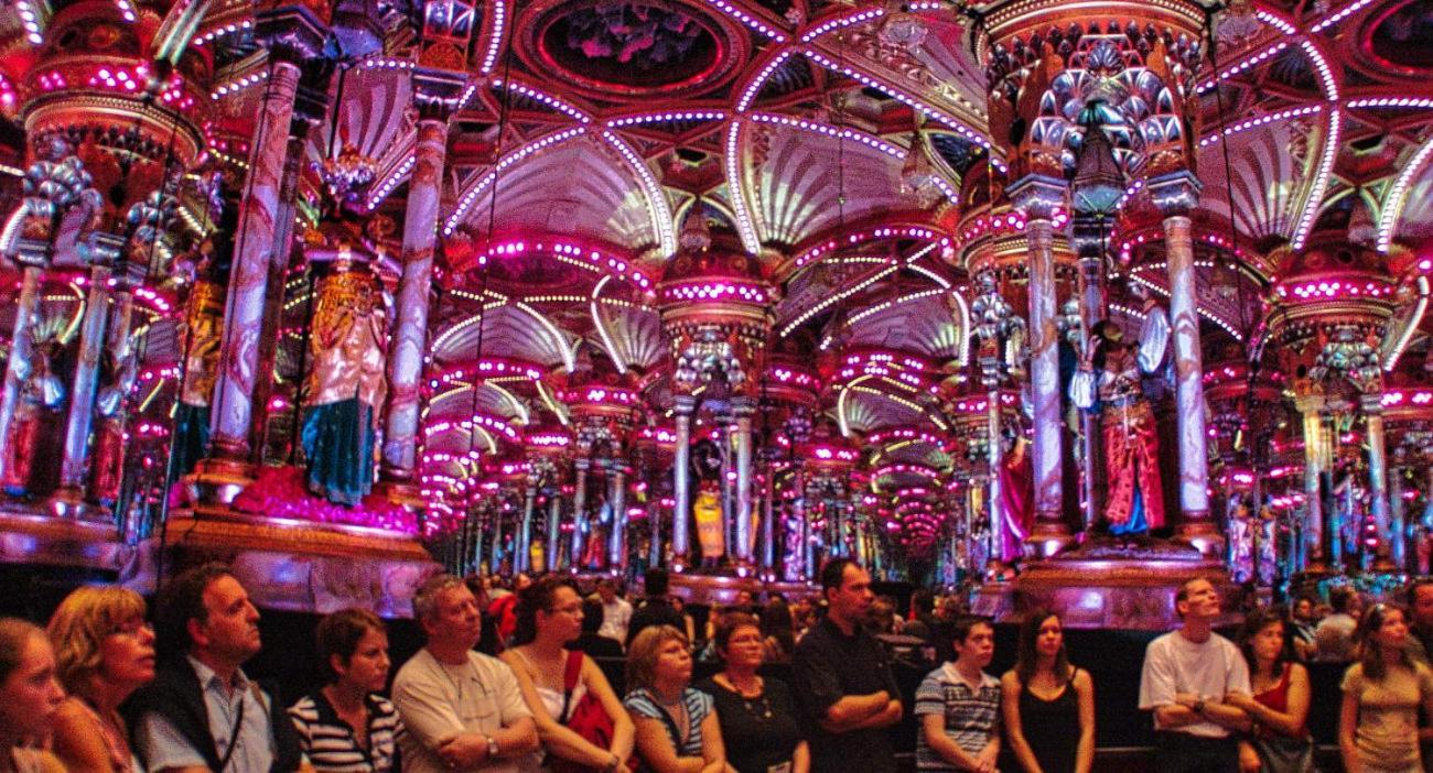 Bel Proche Palais Des Glaces Et Musee Grevin Republique * Parijs